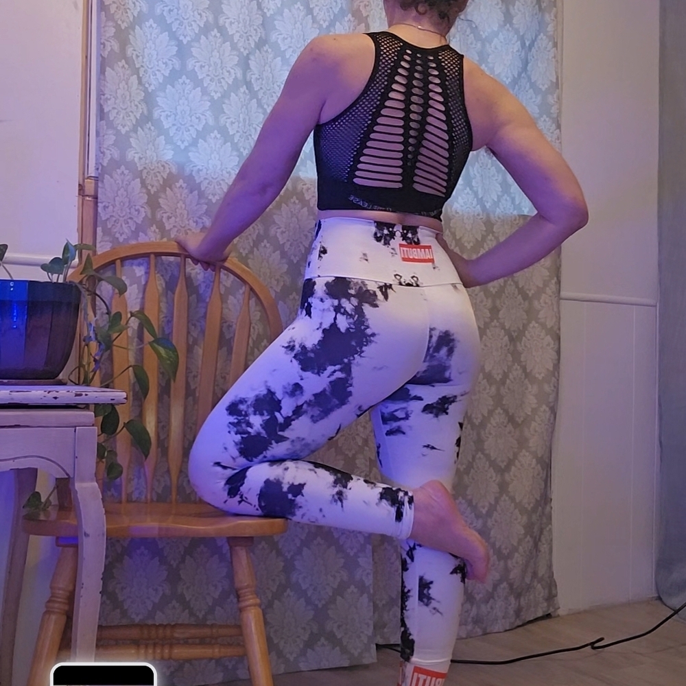 Stylish IAMBUTI Black and White Tie-Dye Leggings BY BUTI Mvmnt